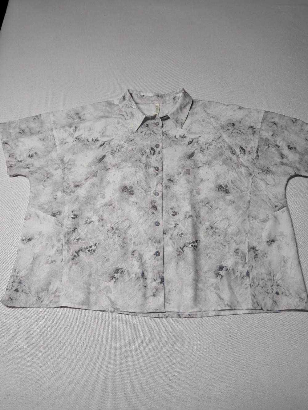 Lululemon Full Day Ahead Short-Sleeve Shirt - Size 10